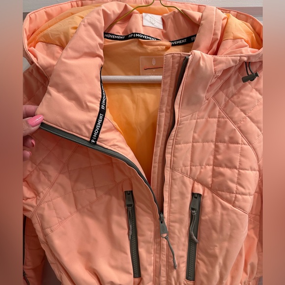 🦋Free People Women’s
All Prepped Ski Jacket size-Medium - Picture 4 of 13